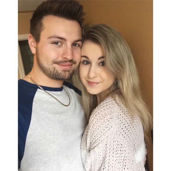 Meet your Posher, Ashley - Picture 1 of 1